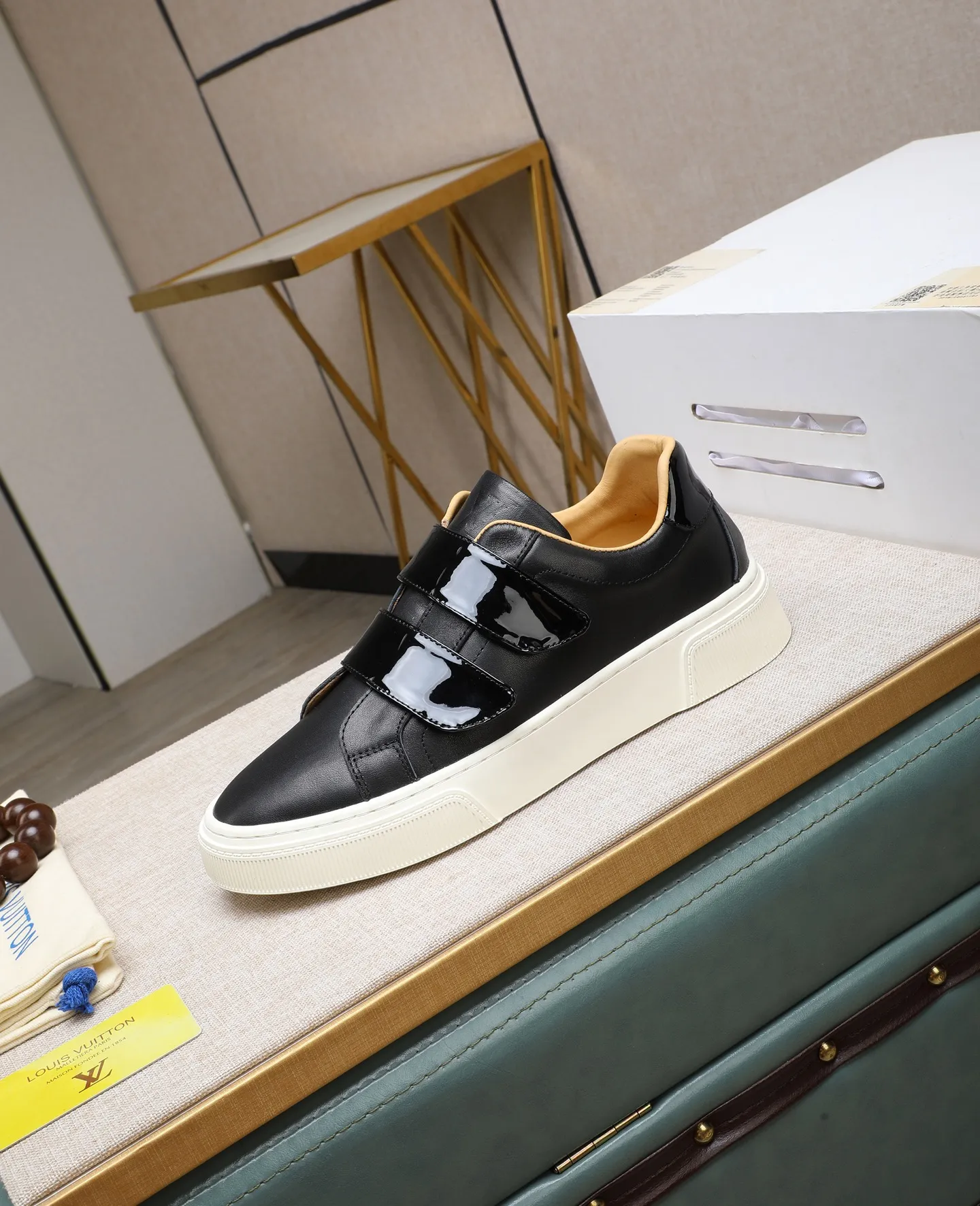 Men's shoes 💰460 [LV～] Men's casual shoes 2025z cabinet sales simultaneously 🔶Size: 38-44 #️⃣ 🔷3 colors🔜The upper is made of multi-material splicing➕cow leather lining, comfortable and breathable, sole: original comfortable and wear-resistant outsole, ⚠️real thing📱photographed🎬real thing is better📢📢📢